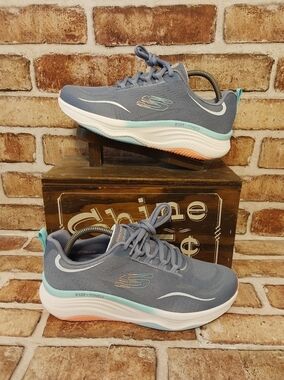 🆕️brand New 2022 Skechers D'LUX fitness